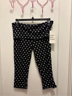 Good Days Project black polka dot fold over capri pants size medium